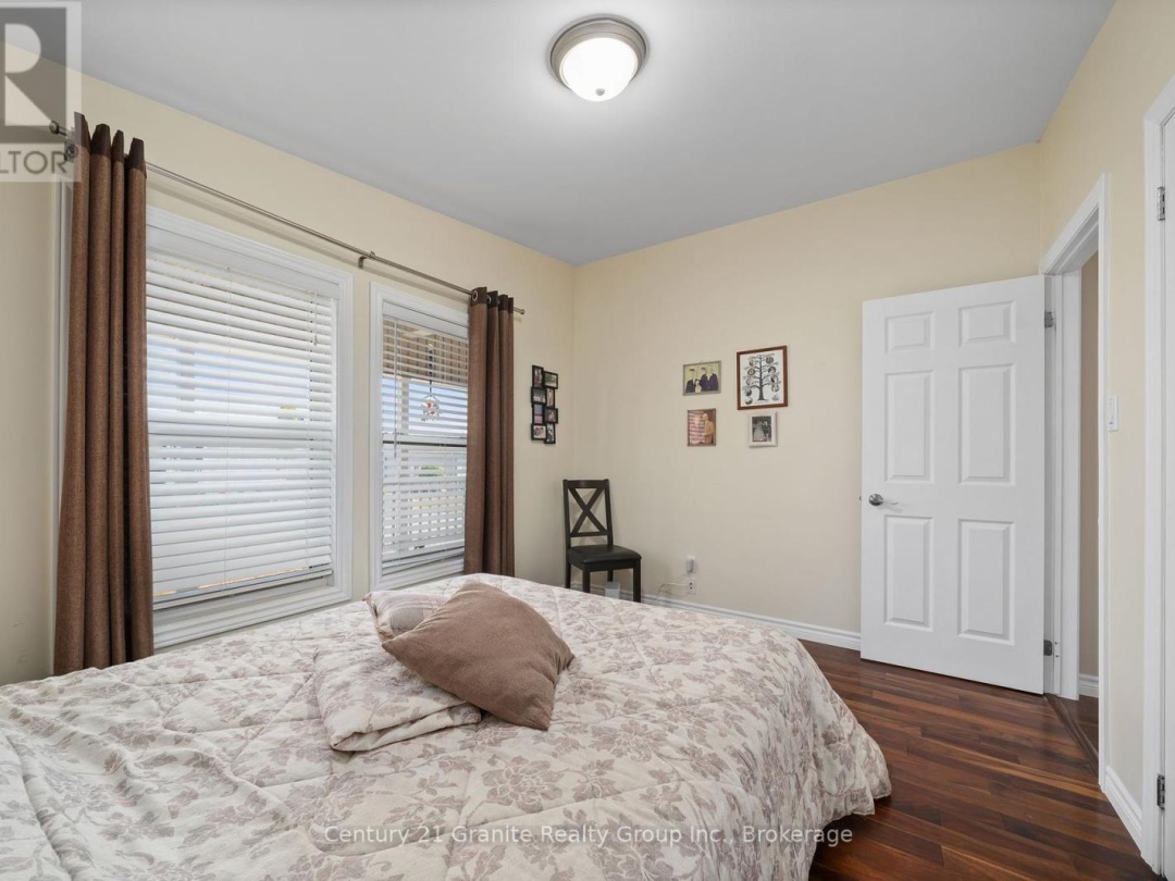 58 CREEKSIDE CIRCLE, 