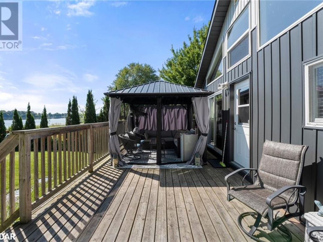 104 Fulsom Crescent, Dalrymple Lake