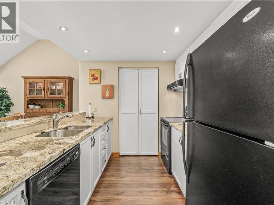 131 GRANDVIEW HILLTOP Drive Unit# 1, 