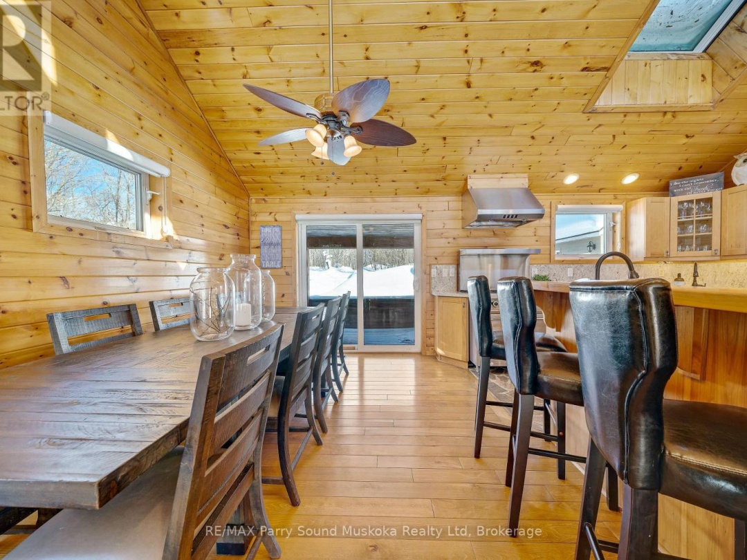 587 CENTRE ROAD, Manitouwabing Lake