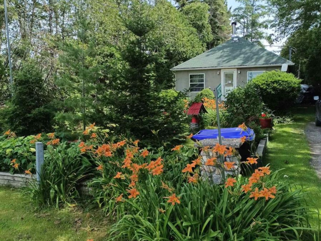 2323 Lakeshore Drive, Lake Simcoe