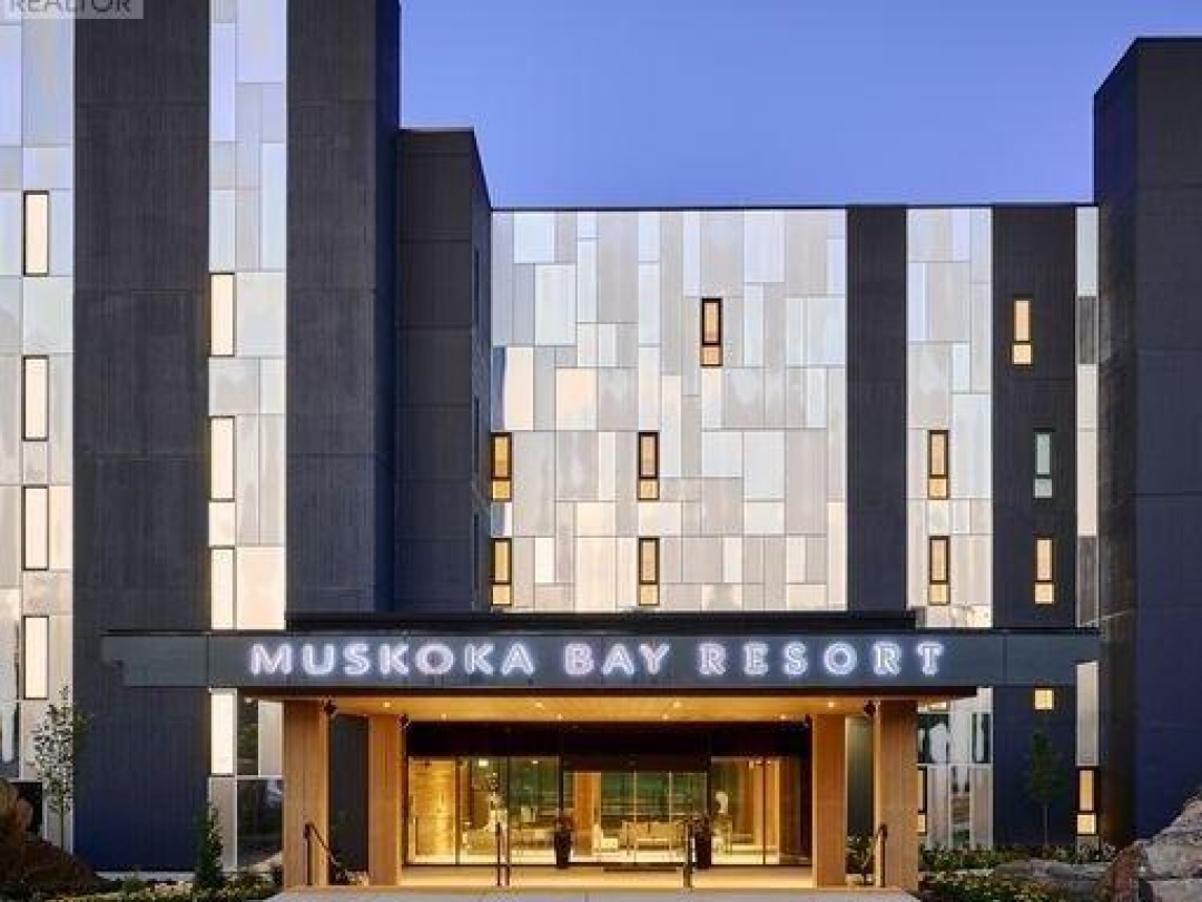 107 - 120 CARRICK TRAIL,