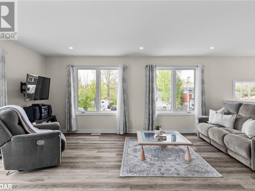 37 Easton Avenue, Port McNicoll