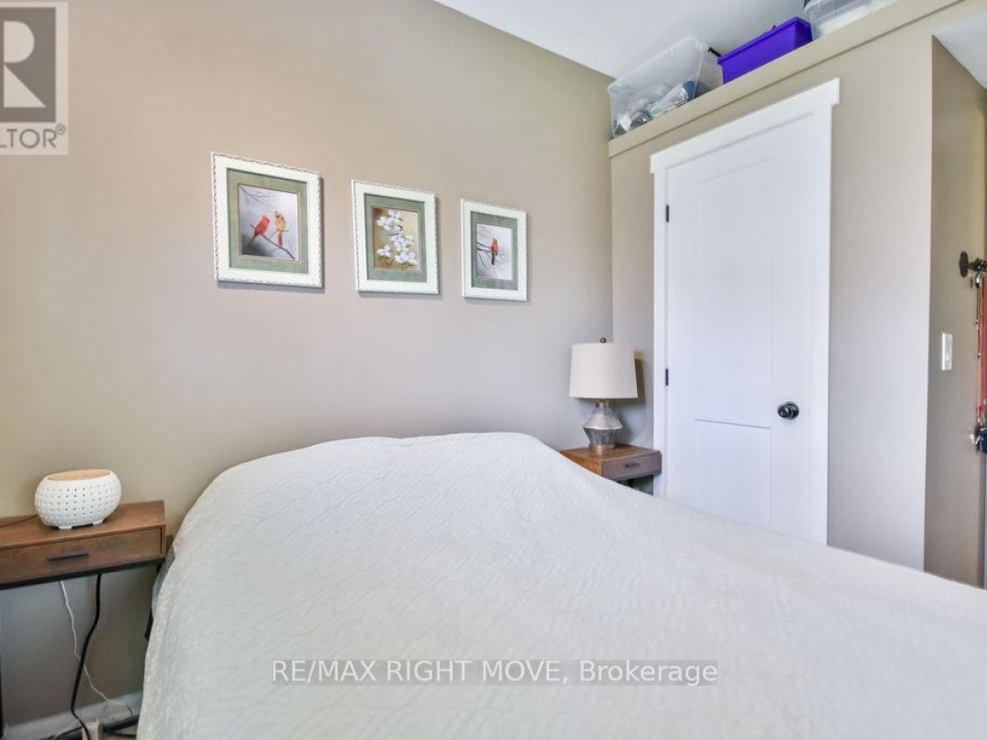7697 West River Road, Severn Lake
