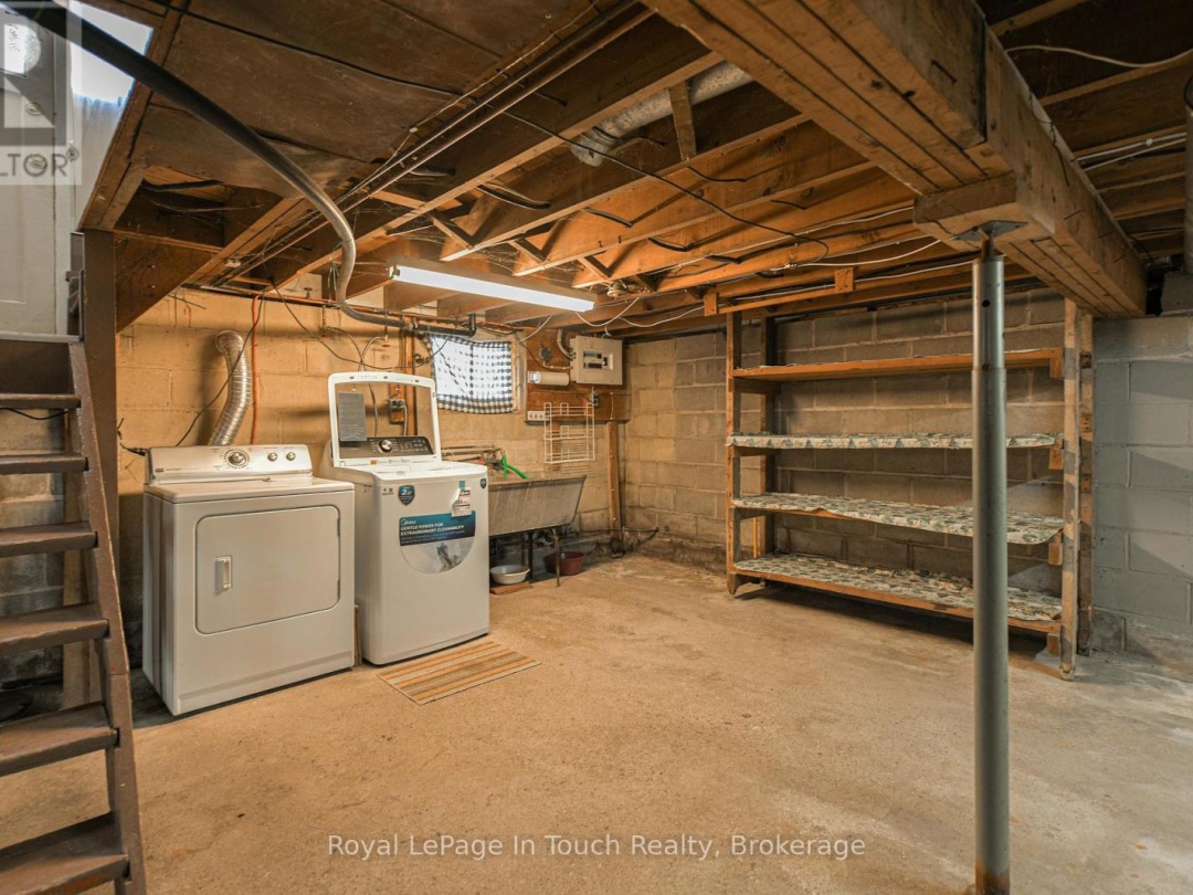 95 WESTMOUNT DRIVE N, 