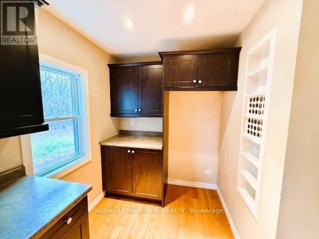 89 TOWN LINE ROAD W, 