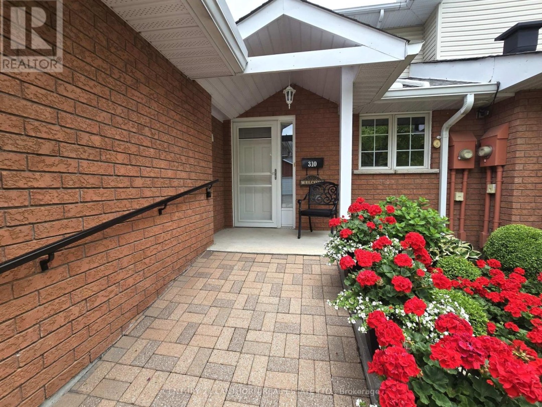 UNIT #310 - 30 MUSEUM DRIVE, 