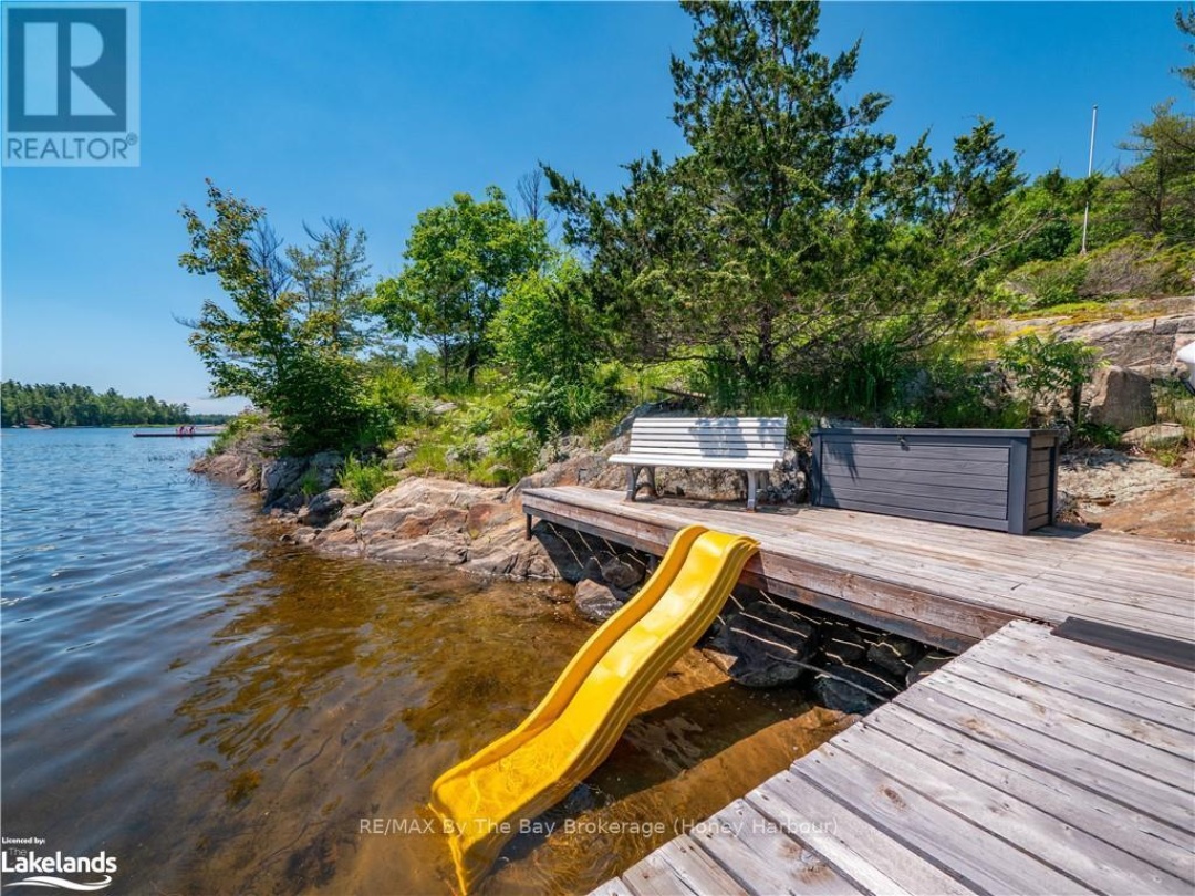 6932 Island 1810 / Bone Island, Georgian Bay