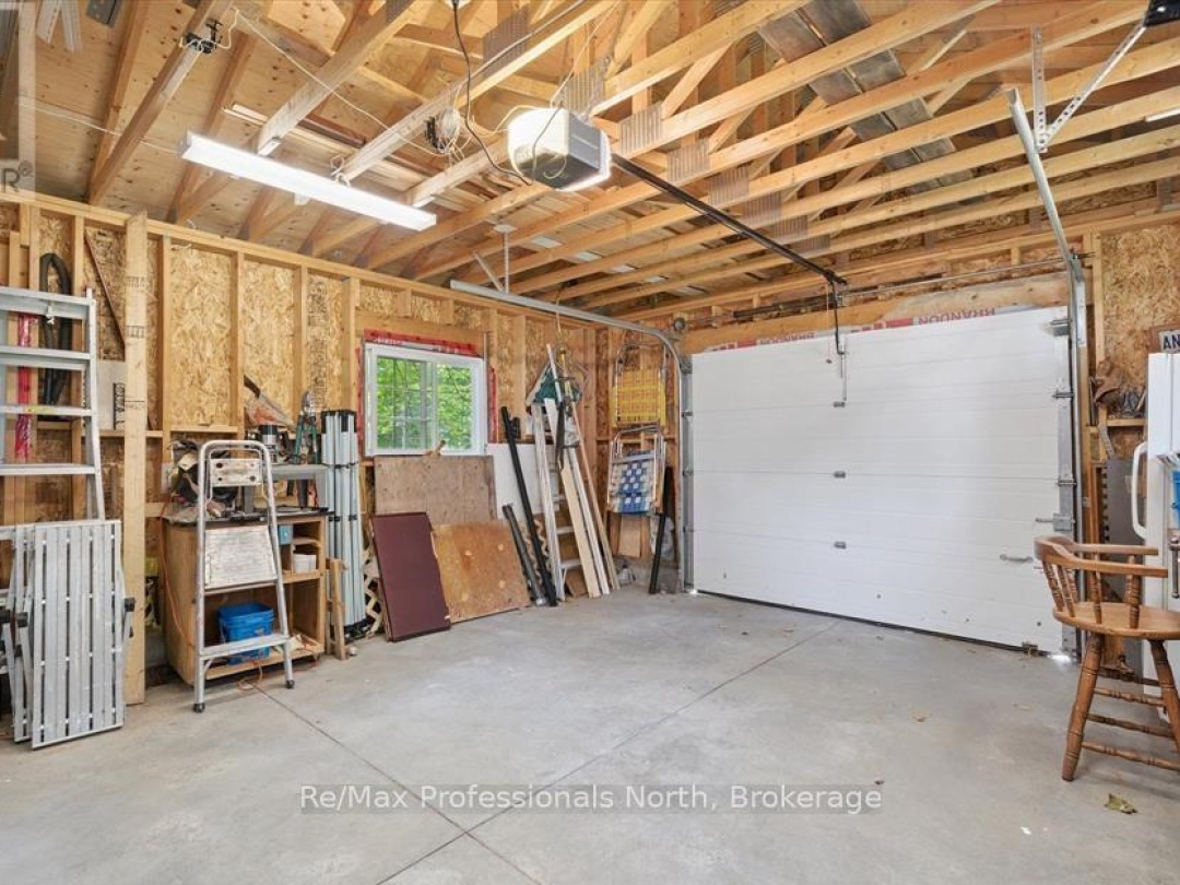 1042 RIVER HAVEN ROAD, Muskoka River