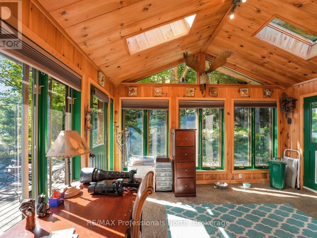 2718 WILKINSON ROAD, Kennisis Lake