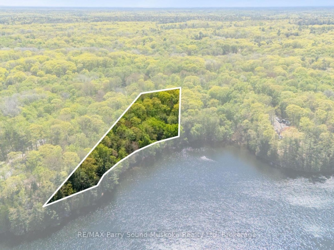 20 ZHAAWASHKWAA MIIKA ROAD, Clear Lake