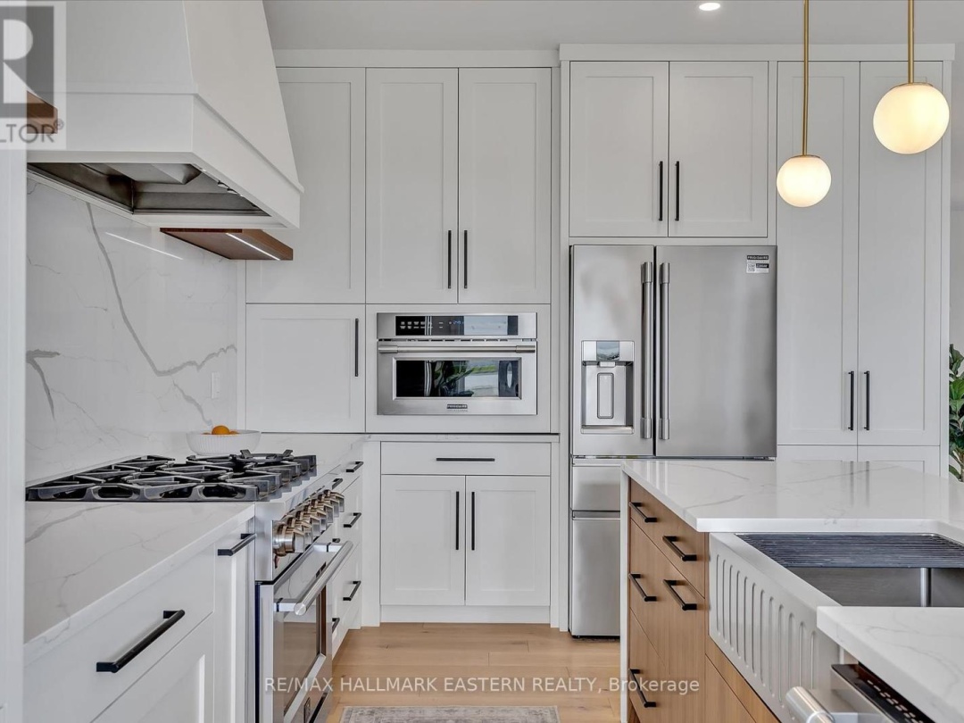 35 LAKEVIEW CRESCENT, 