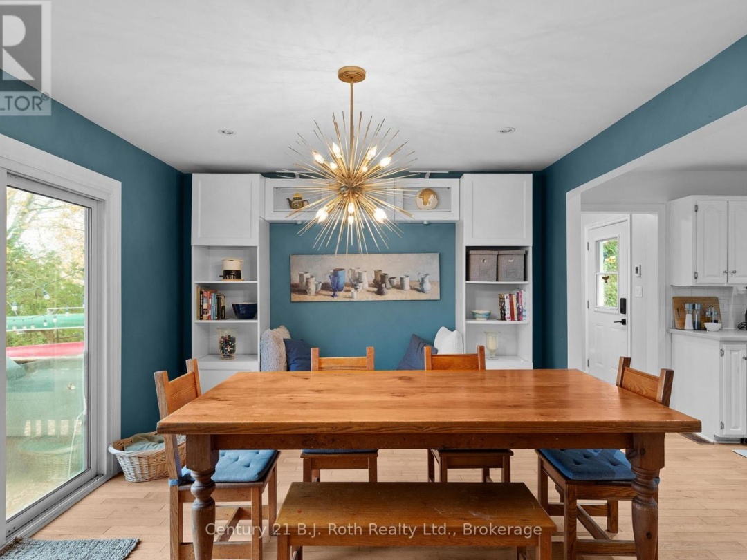 3772 Harry's Lane, Lake Simcoe
