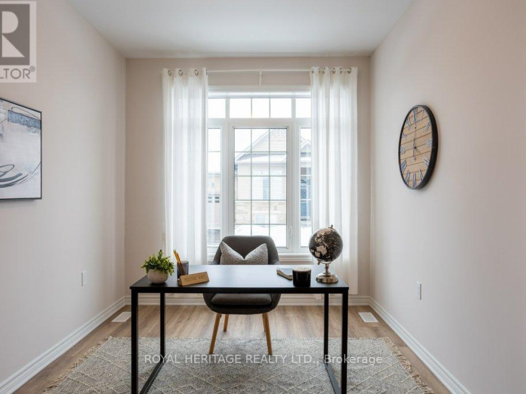 28 - 17 LAKEWOOD CRESCENT, 