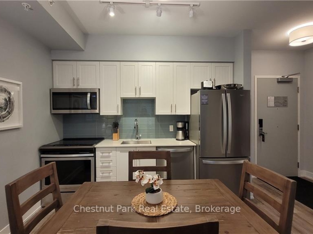 330 - 25 PEN LAKE POINT ROAD, Peninsula Lake