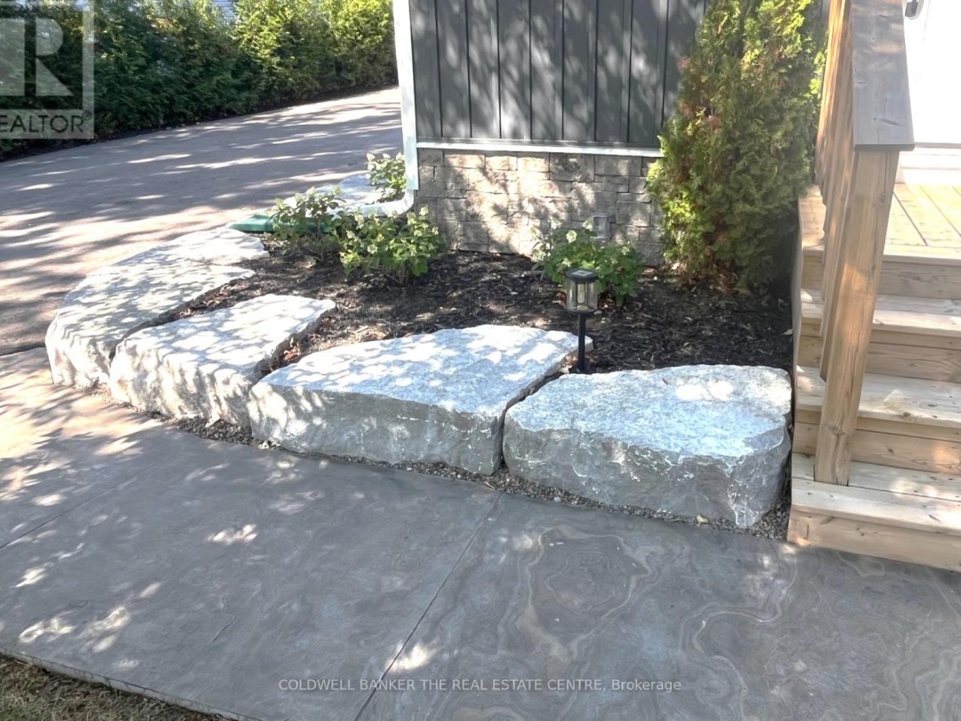 55 PRINCE STREET W, 