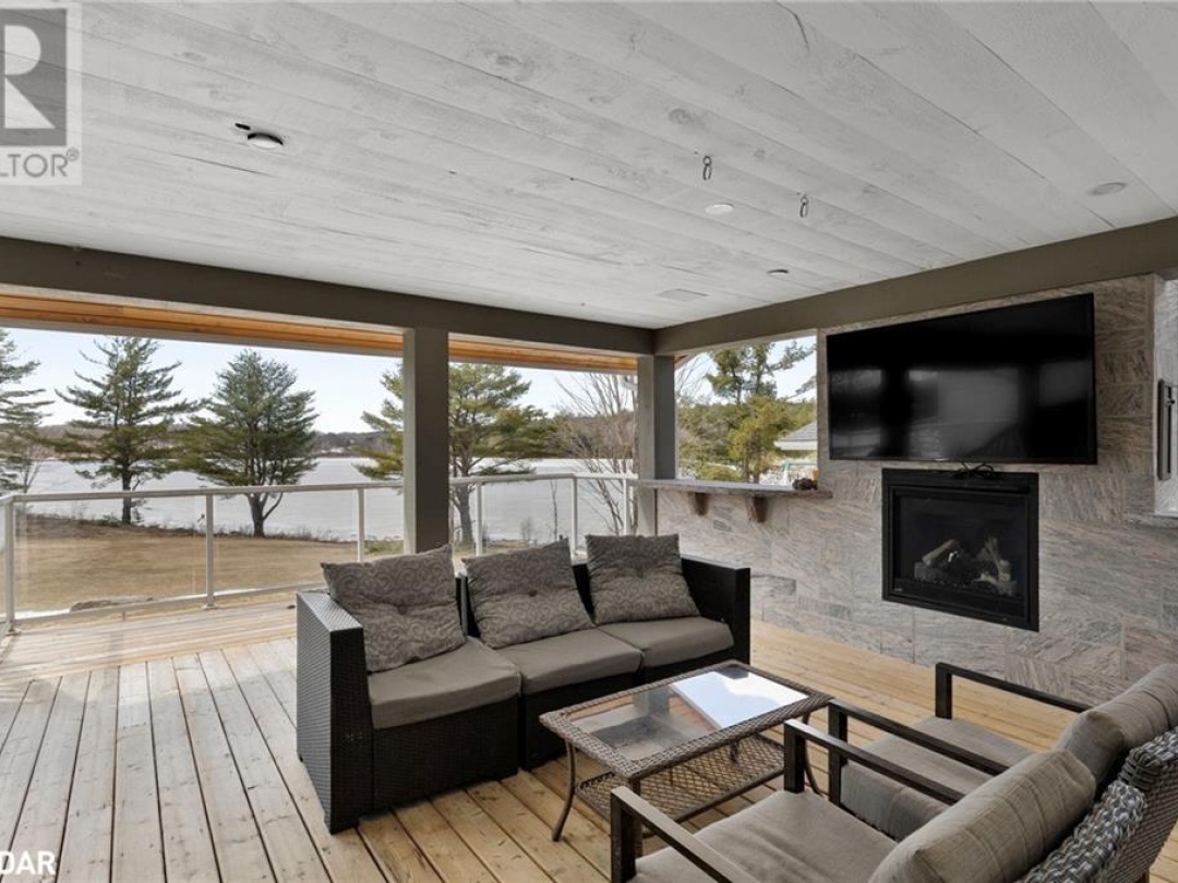 1331 South Monck Drive, Blanchard Lake