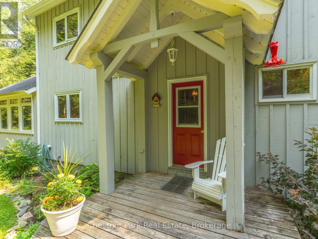1003 Arnott Lane, Redstone Lake