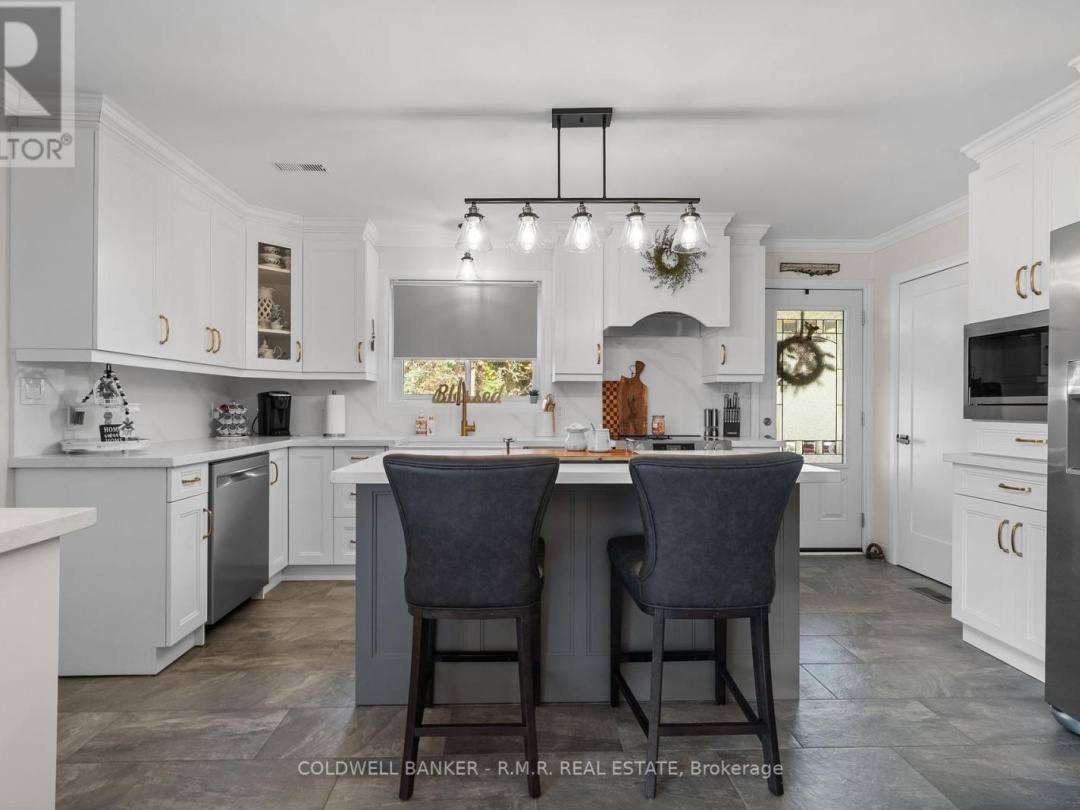 2850 PERRY AVENUE, 