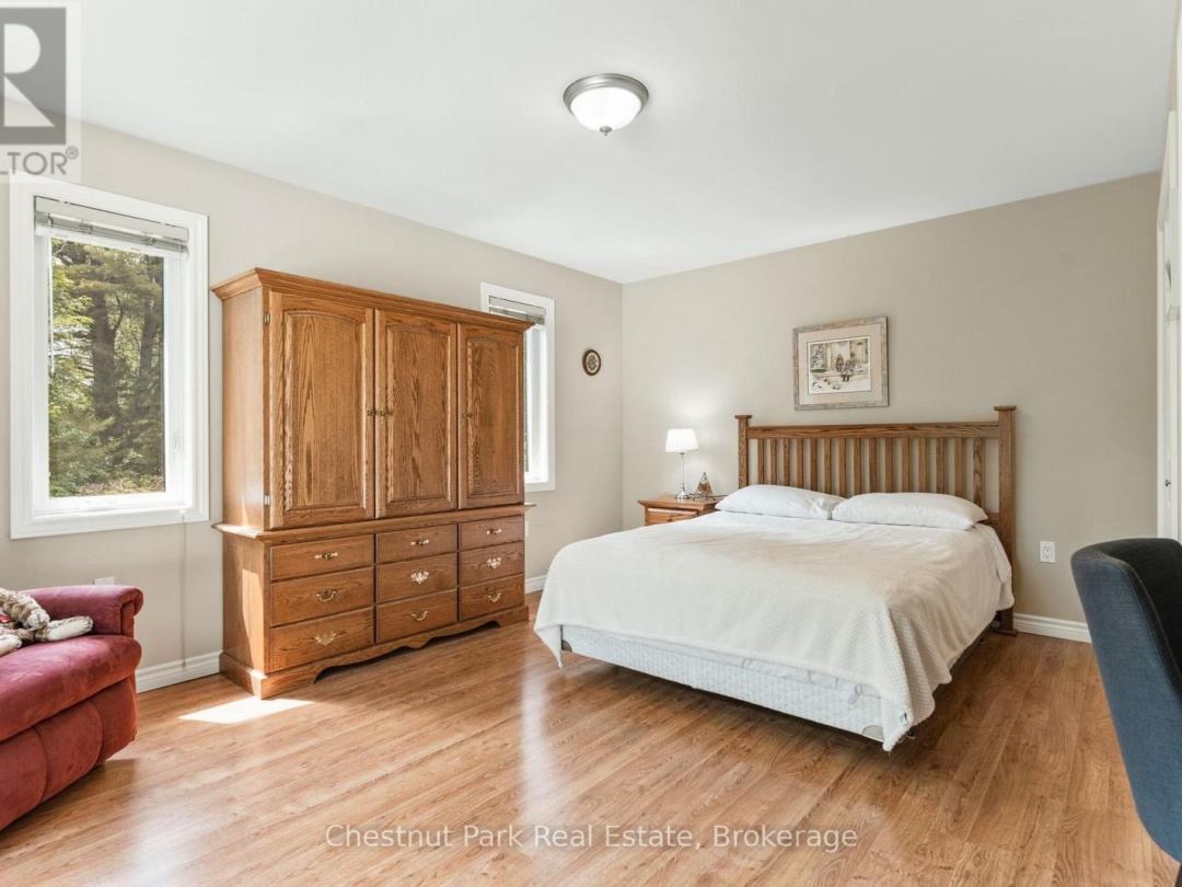 1054 GREEN LAKE ROAD, 