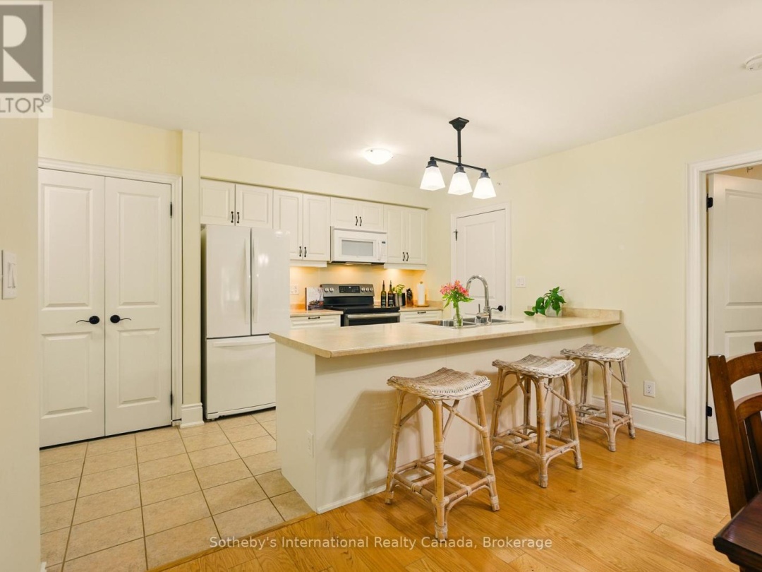 103 - 391B MANITOBA STREET, Bracebridge (Macaulay)