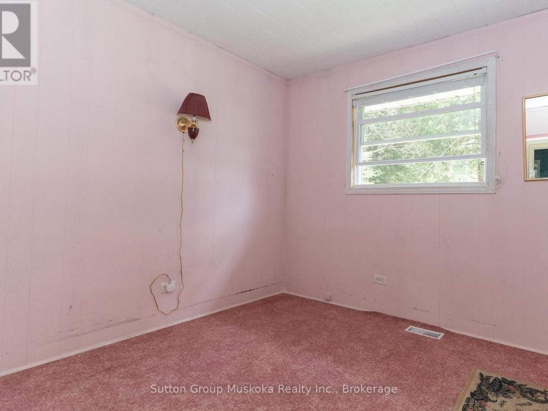 15 Glen Acres Road, Big East Lake