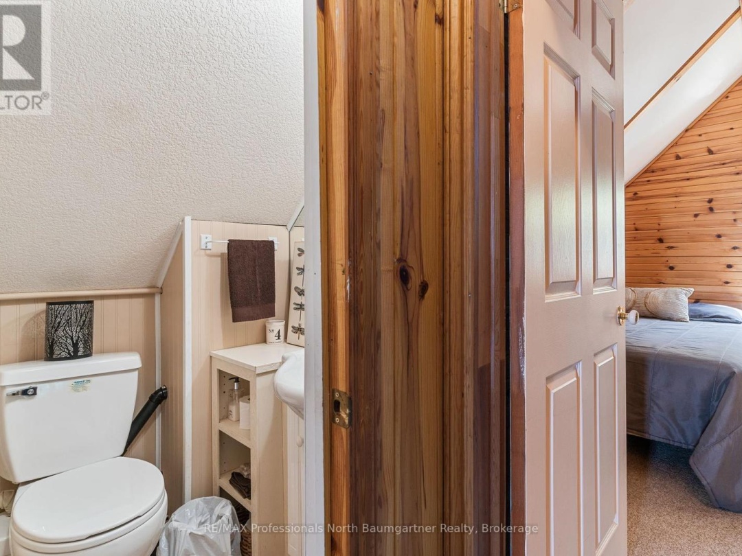 2766 Wilkinson Road, Kennisis Lake