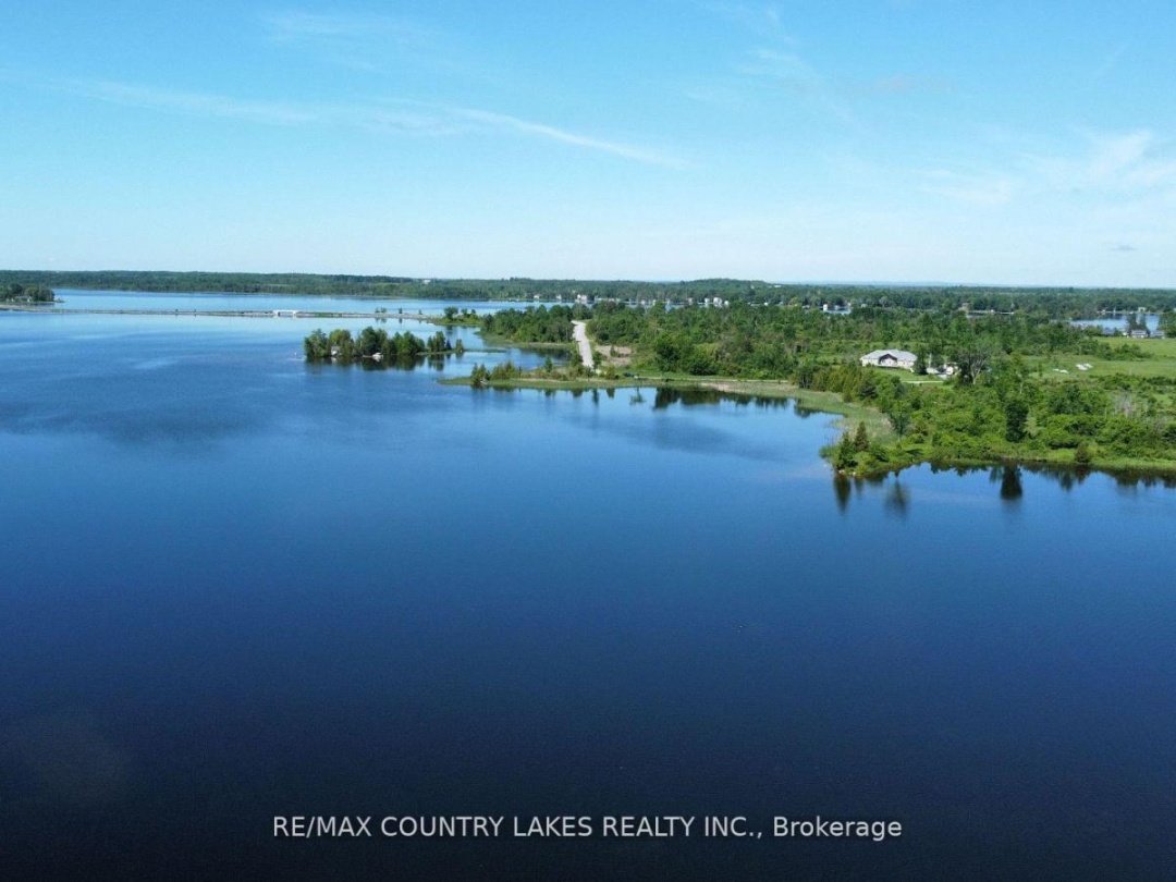 Lt 1 Island, Canal Lake