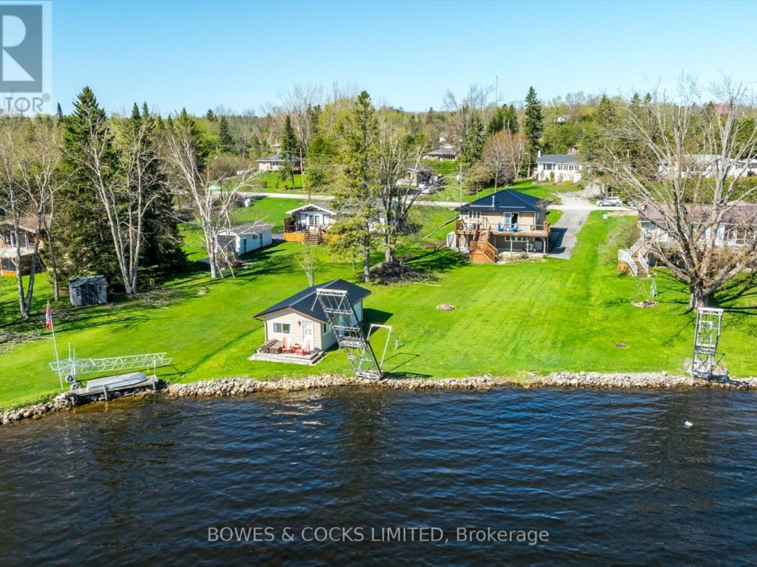 240 Lakeshore Drive, Pigeon Lake
