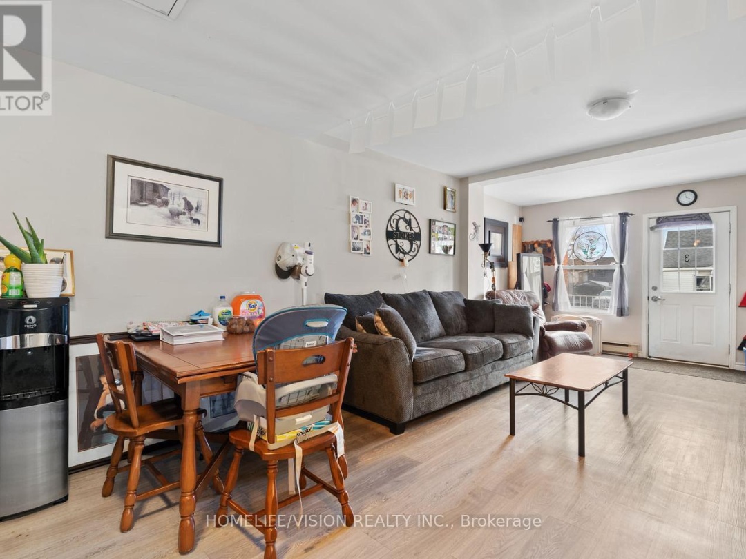 78 FRONT STREET S, 