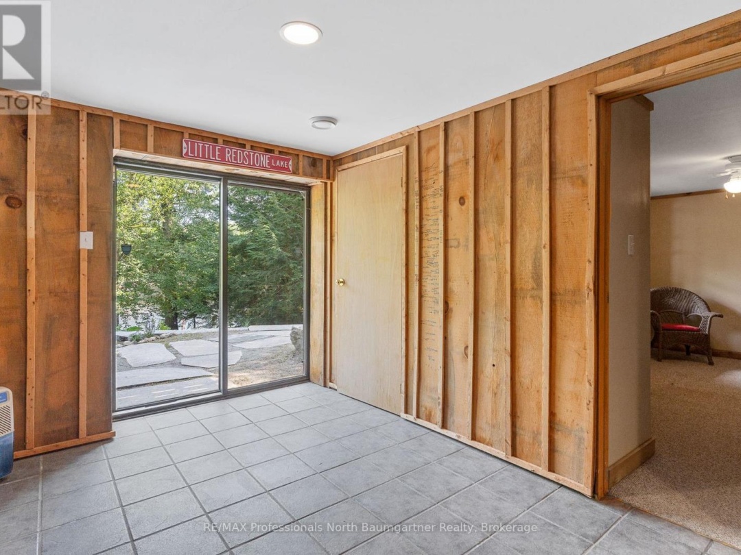 1976 REDKENN ROAD, 