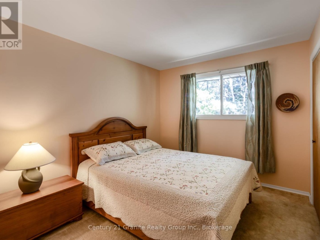 733 BOBCAYGEON ROAD, 