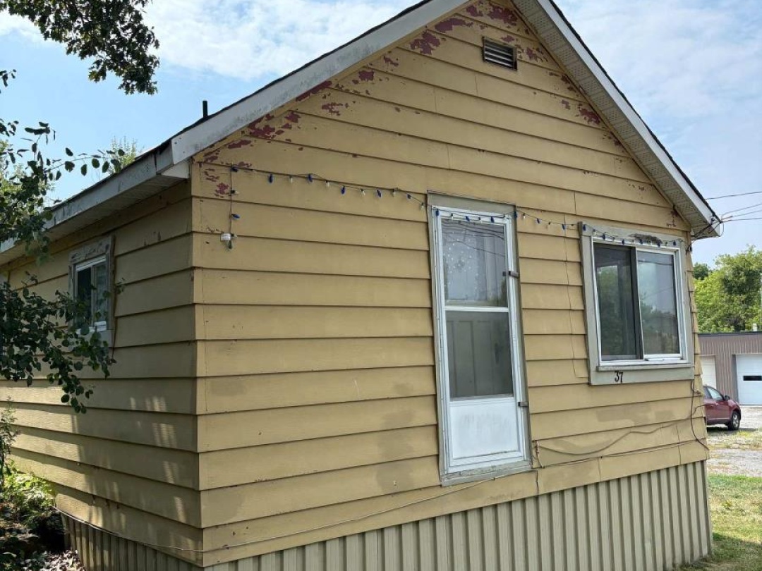 37 PARRY SOUND ROAD, 