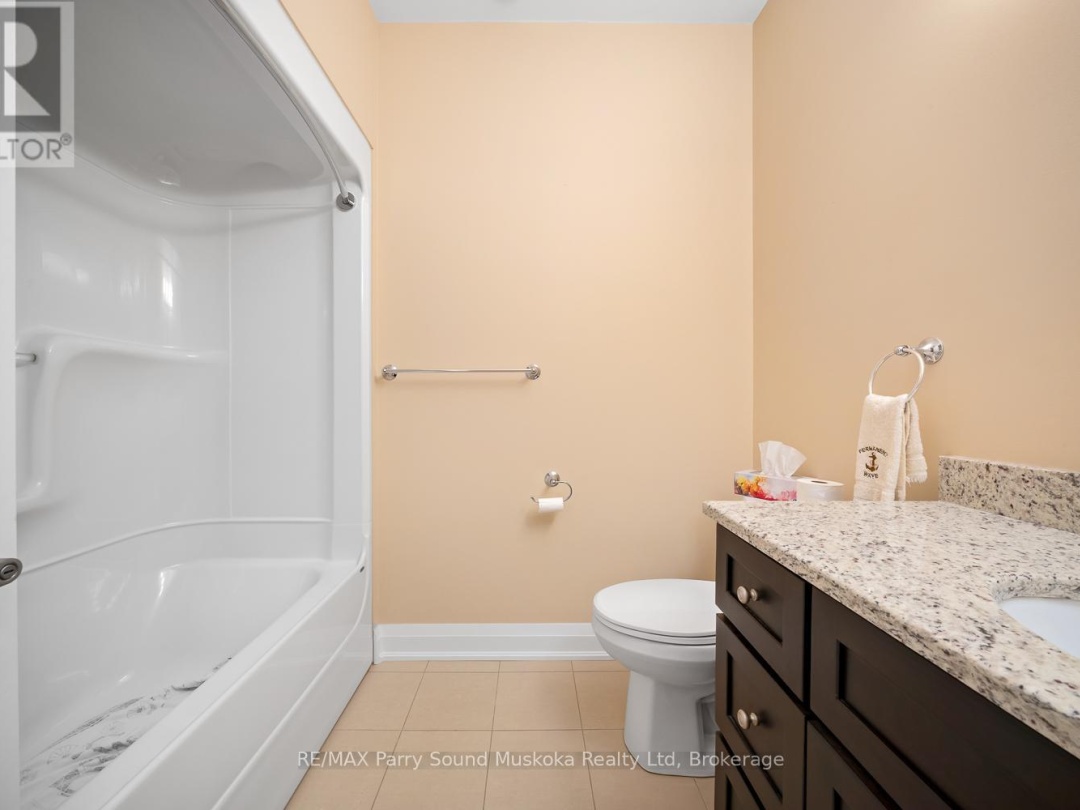 304 20 Silver Birch Court, Parry Sound