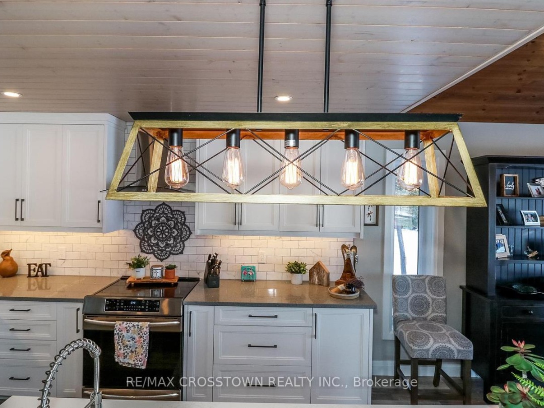 241 Eight Mile Point Road, Lake Simcoe