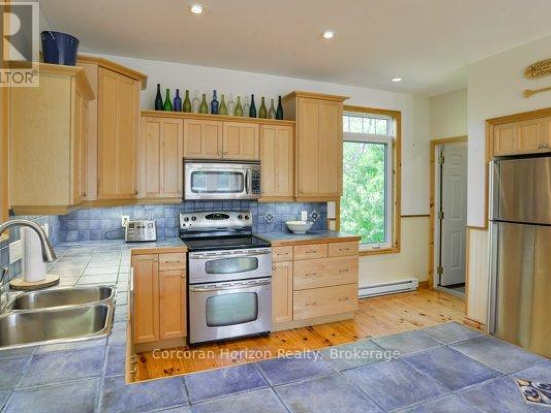 1320 ISLAND 360 ISLAND, 