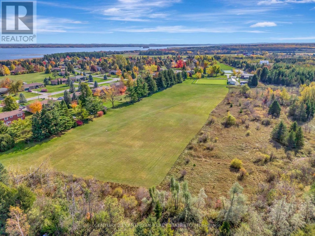 456 OLD SURREY LANE, Pigeon Lake