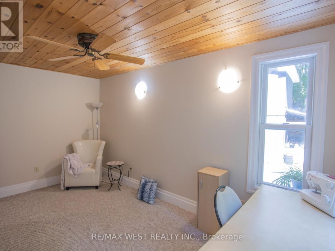 1158 LORNE LANE, 