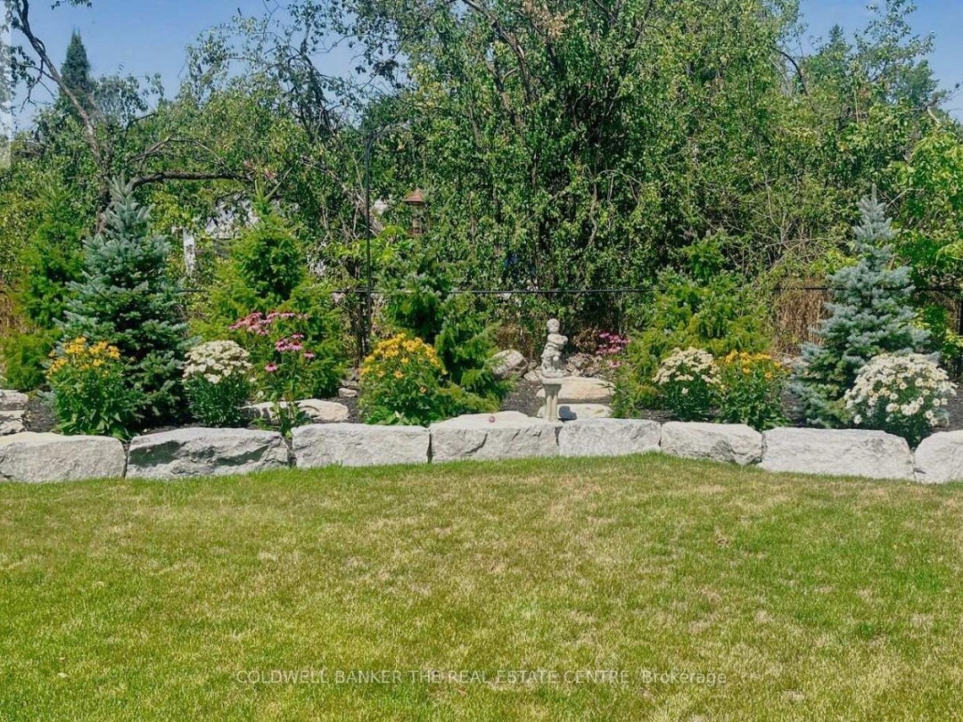 55 PRINCE STREET W, 