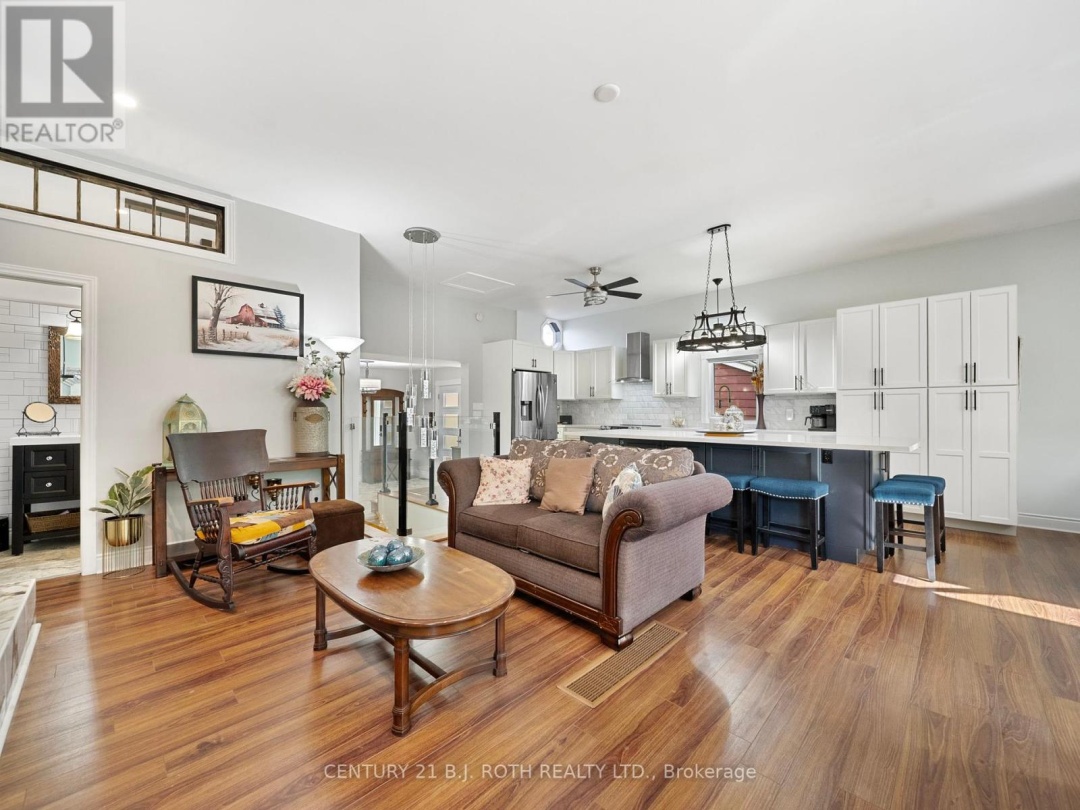445 PETER STREET N, 