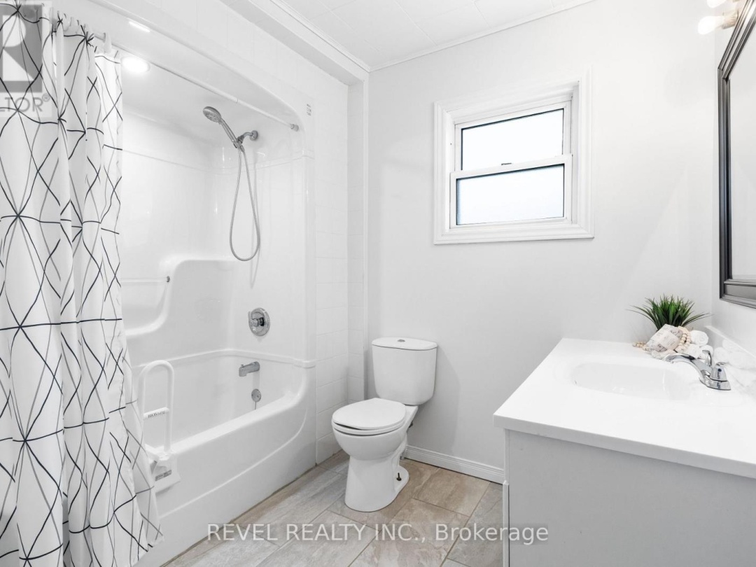 883 CENTENNIAL PARK ROAD, 