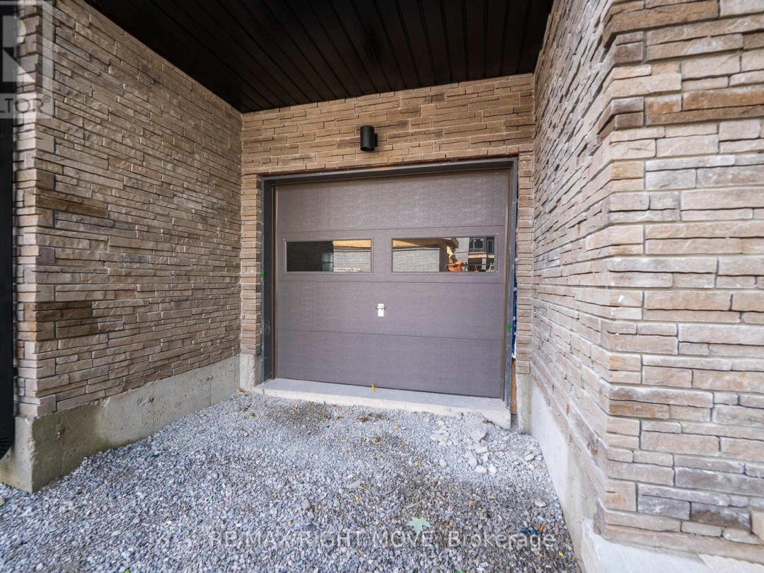 23 Wyn Wood Lane, Orillia
