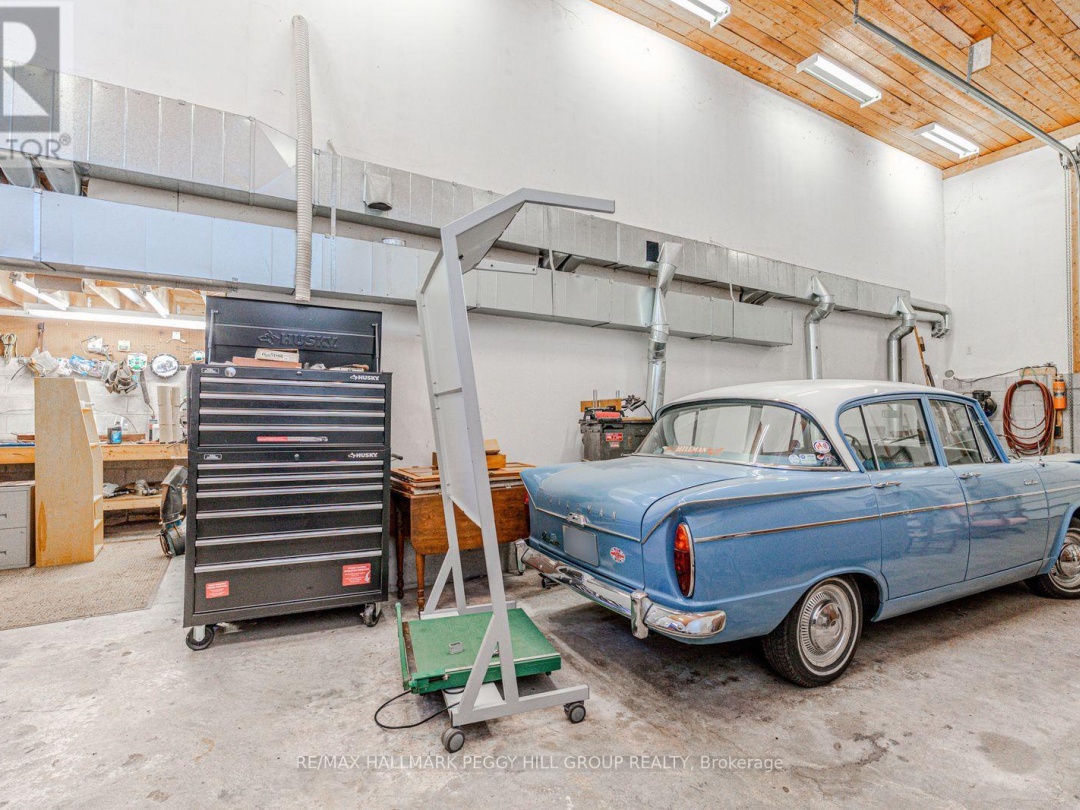 1564 HONEY HARBOUR ROAD, 