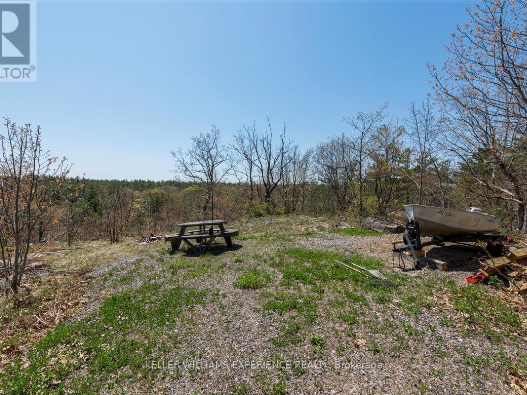 1075 HEINTZMAN GATE, Sparrow Lake