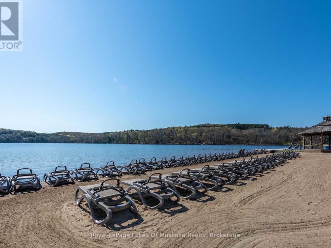 301 - 29 DEERHURST TENNISVIEW DRIVE, 