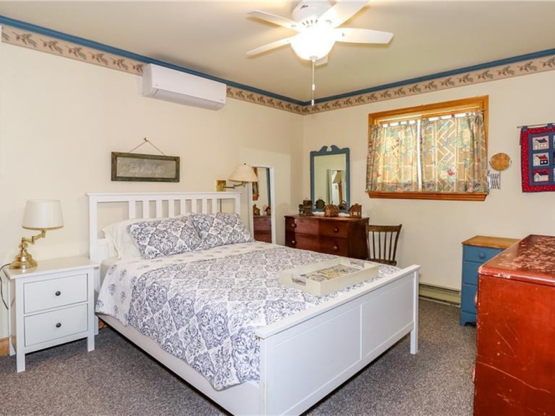 3822 Glenrest Drive Drive, Lake Simcoe