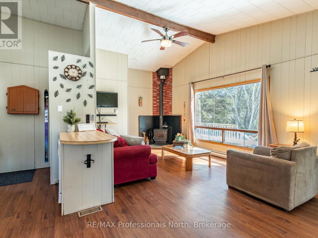 1093 TIFFANY LANE, 