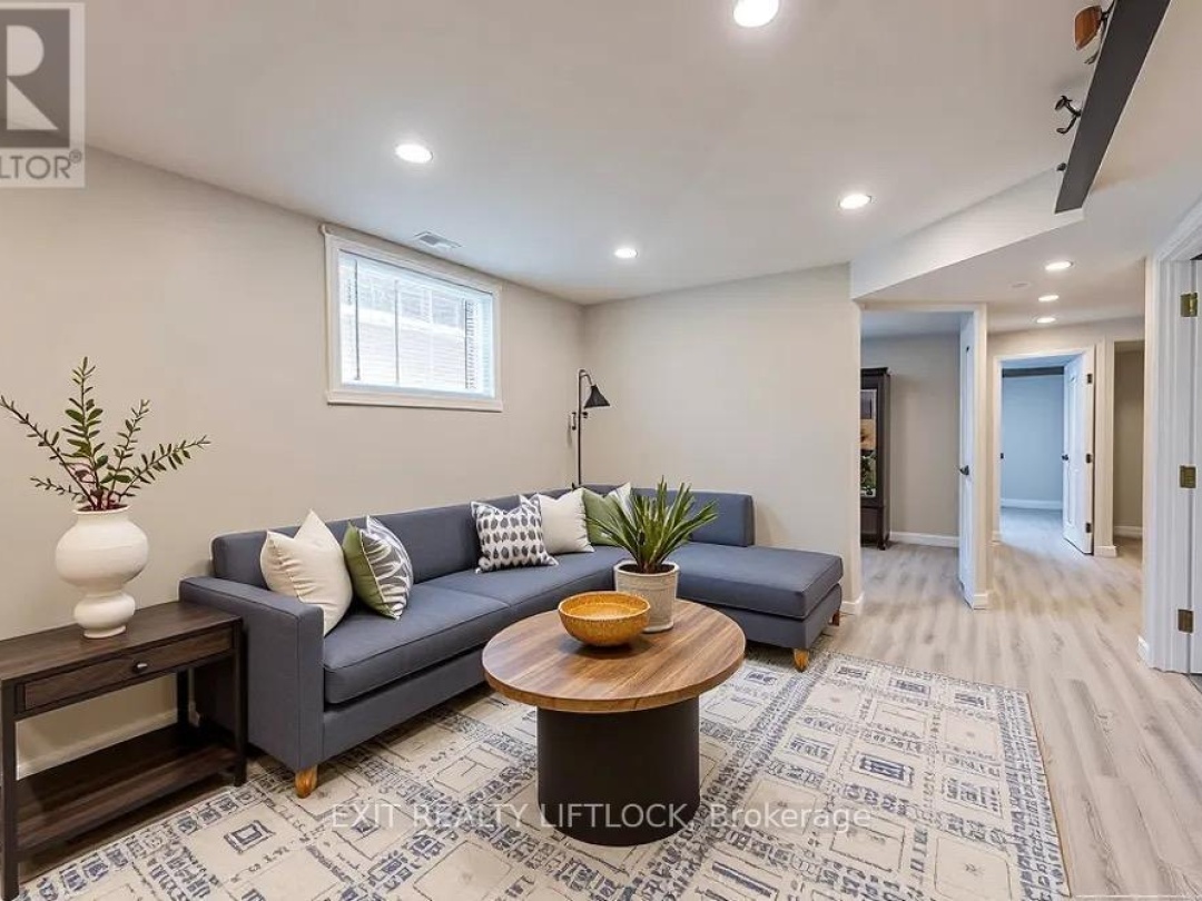 27 HELEN STREET, 