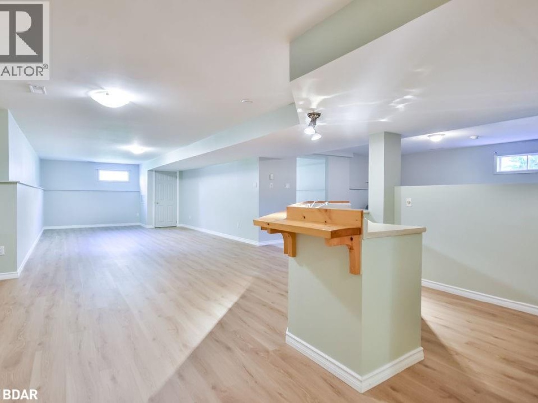 3 MAPLE Gate, 