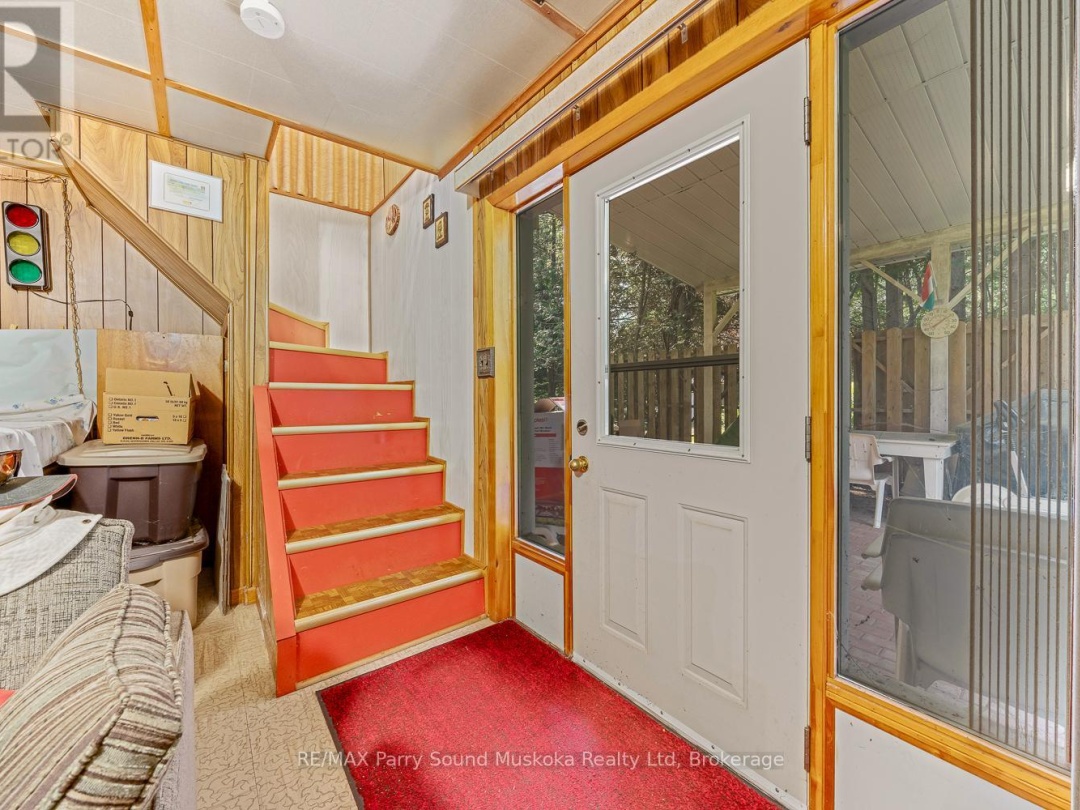 86 LAKESIDE CRESCENT, 